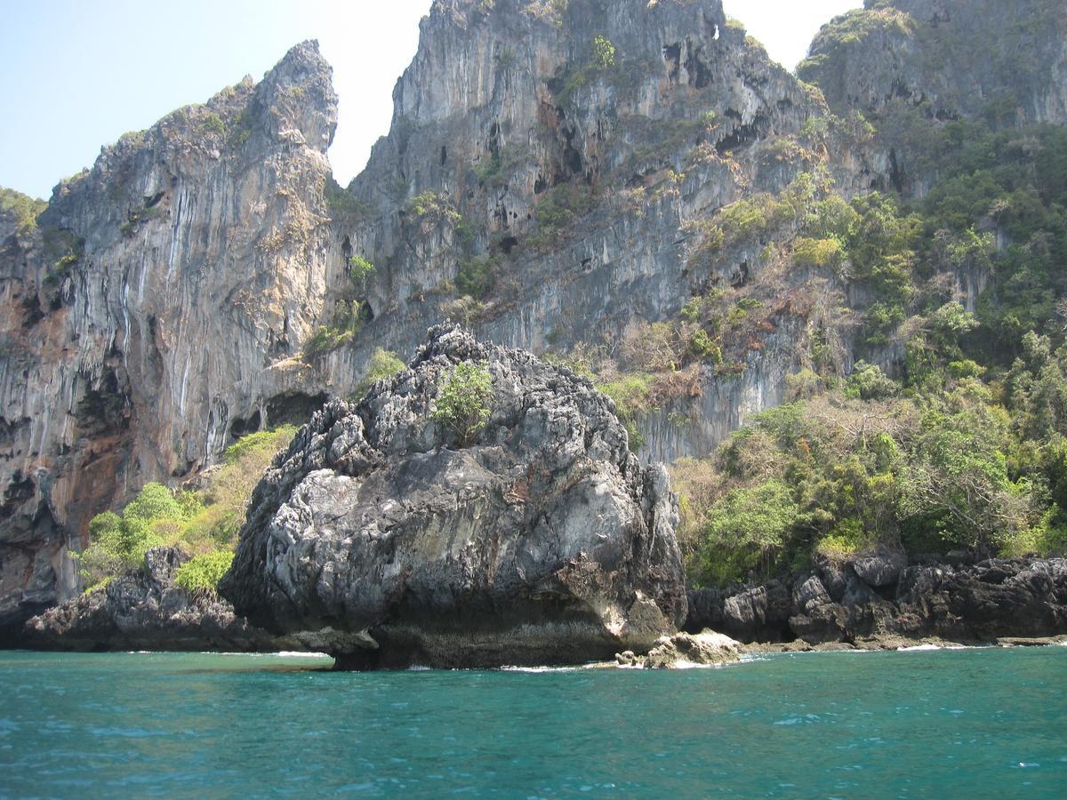 Phi Phi Sea And Hill Resort Екстер'єр фото