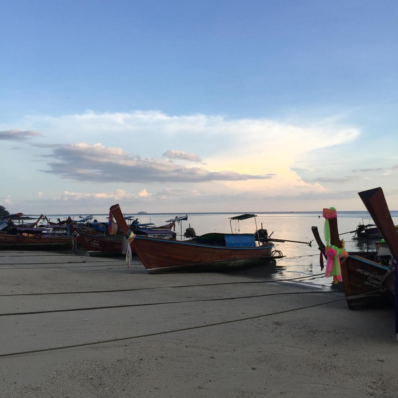 Phi Phi Sea And Hill Resort Екстер'єр фото