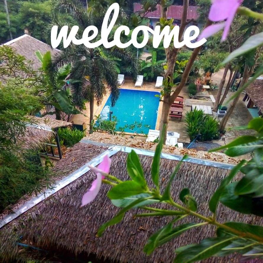 Phi Phi Sea And Hill Resort Екстер'єр фото